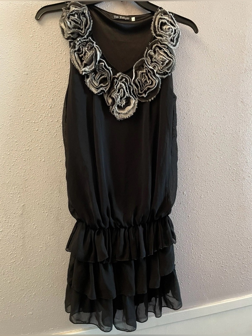 The Hanger Black Sleeveless Tunic Top Women’s Size Large
